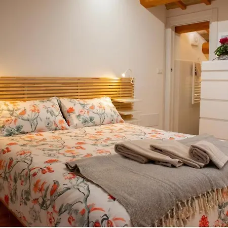 Ca' Dei Sogni Apartment *