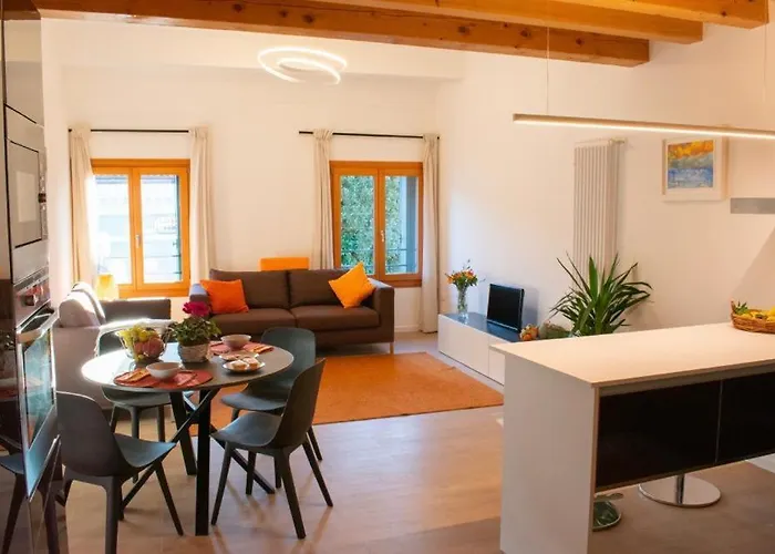 Ca' Dei Sogni Apartment *